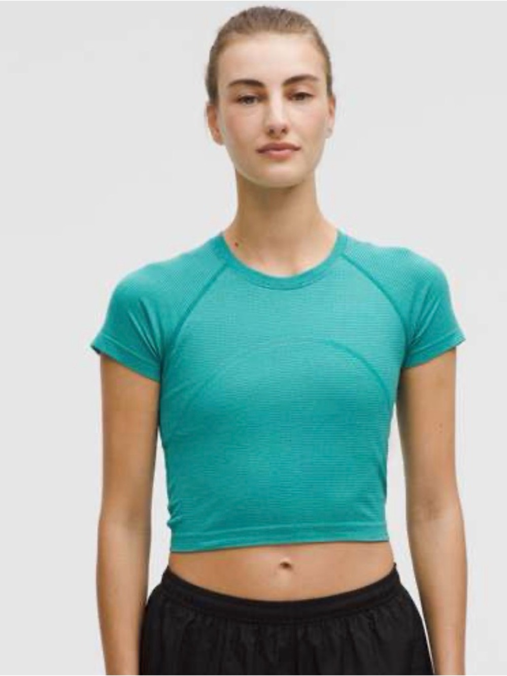 Swiftly Tech Cropped Short-Sleeve Shirt 2.0 Sonic Teal Mint Breeze Size 0